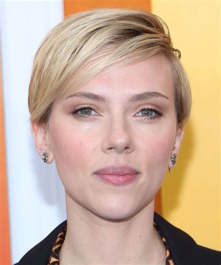 This Guy Built A Robot That Looks Like Scarlett Johansson