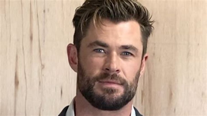 Thor Fans Are Bullying Chris Hemsworth Over His Latest Instagram Photo