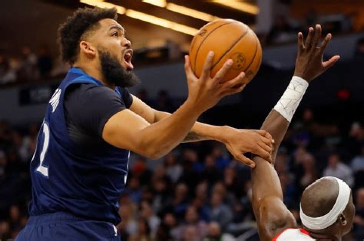 Timberwolves’ Karl-Anthony Towns will have meniscus surgery, out at least 4 weeks