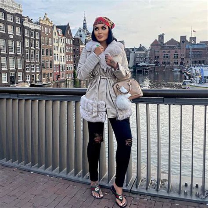 Toochi Kash | Wiki/Bio, Age, Height, Net Worth, Boyfriend, Instagram, Bikini Photos, Natalie Nicole Salloum, Career and Parents