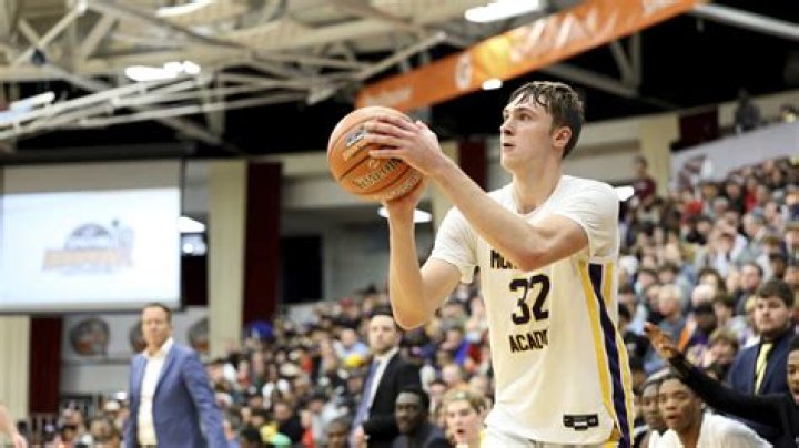 Top basketball recruit Cooper Flagg chooses Duke over UConn