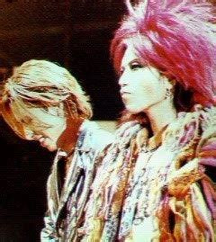 TOSHIの嫁と洗脳したMASAYA(金スマ動画・本)。当時のYOSHIKIとhide。声の音域(オクターブ)と身長は？