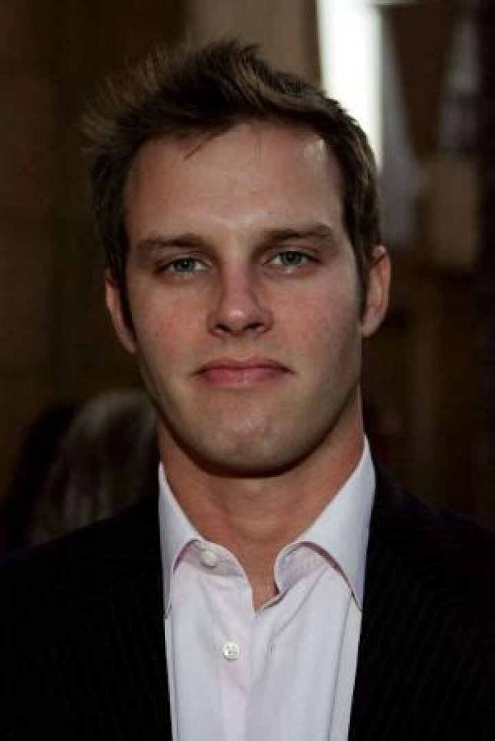 Travis Schuldt Bio (Wiki)