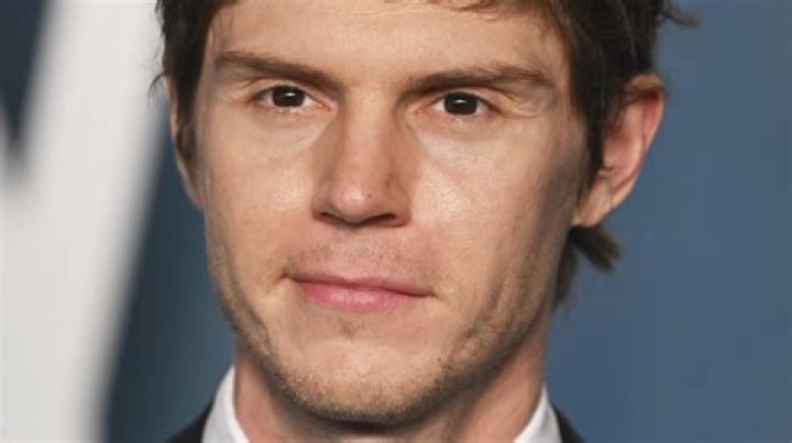 Truth Behind Actor Evan Peters’ Gay Rumors And Sexuality