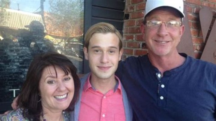 Tyler Henry Parents, Ethnicity, Wiki, Biography, Age, Girlfriend, Height, Career, Net Worth & More.