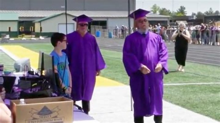 Vietnam vets honored with diplomas at Muscatine High School graduation ceremony