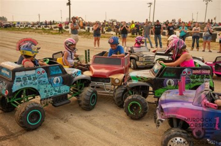 Viola Boyz hold demolition derby in Aledo