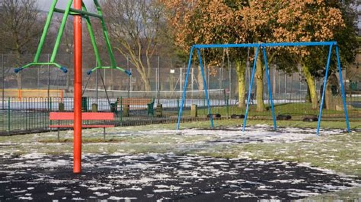 Warning to parents after man tries to grab girl, 5, in park as cops hunt creep