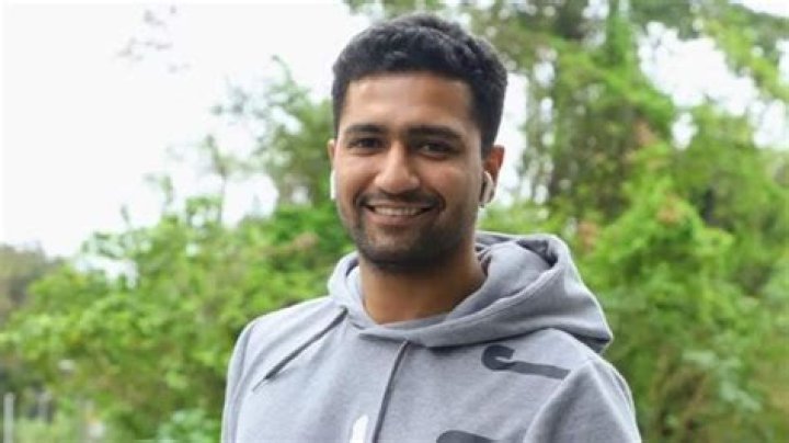 WATCH: Chhaava actor Vicky Kaushal enjoys pani puri after months; says ‘Ro dunga main aaj’