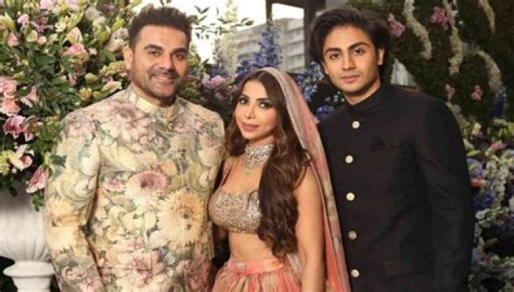 WATCH: Malaika Arora-Arbaaz Khan's son Arhaan Khan turns photog for paparazzi; fans call him 'masti boy'