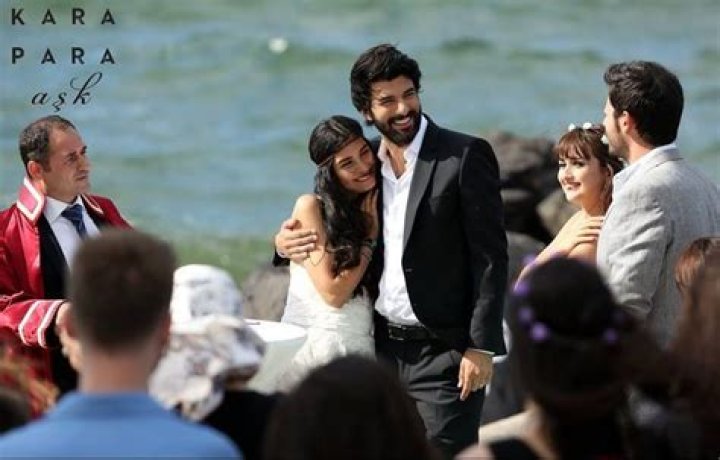 Wedding Real Life Engin Akyürek Wife: A Deep Dive Into Love And Life