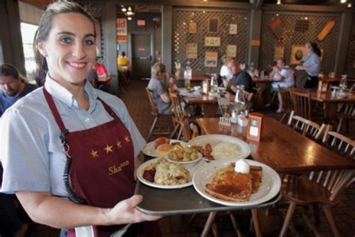 What do the different aprons mean at Cracker Barrel?