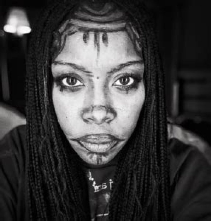 What Happened to Erykah Badu Face? Plastic Surgery Rumors and Washington, D.C. Tour