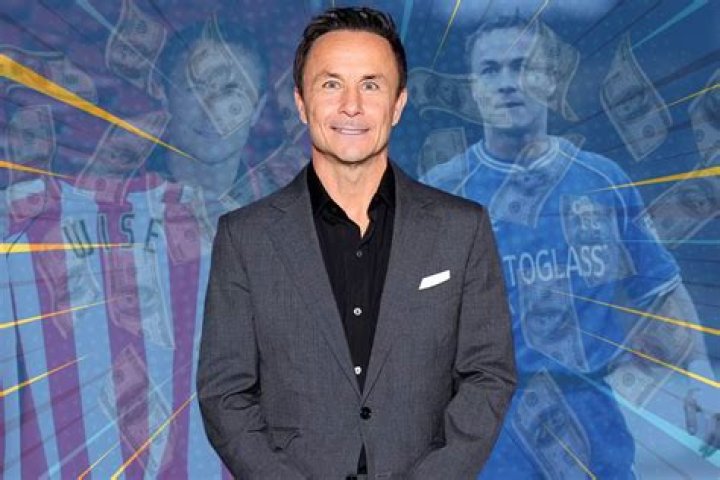 What is Dennis Wise's net worth?
