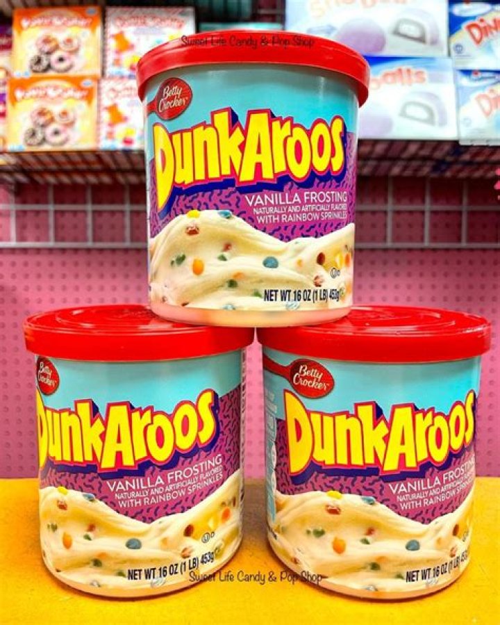 What is Dunkaroos drinking?