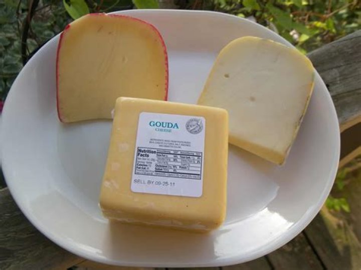 What is gouda cheese good with?