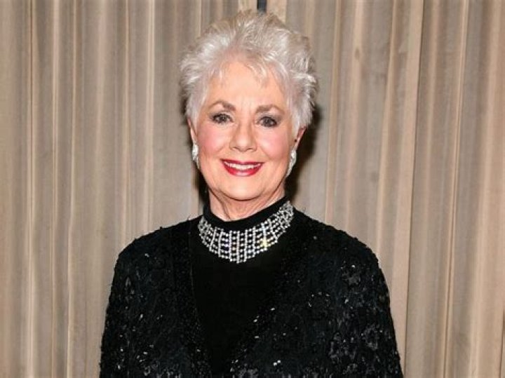 What is Shirley Jones doing now? About Her Tragedy and Triumph