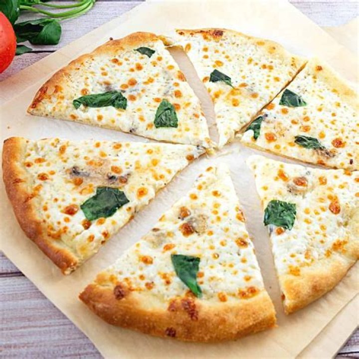 What is the meaning of pizza bianca?