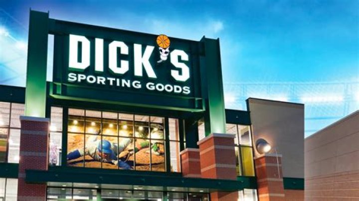 What time does Dick's Sporting Goods open and close on Black Friday?