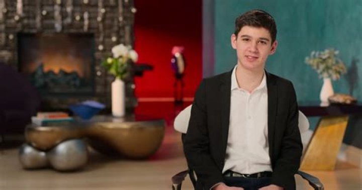 Where Does Aron Hendler Go To School? Is it a Yeshiva?