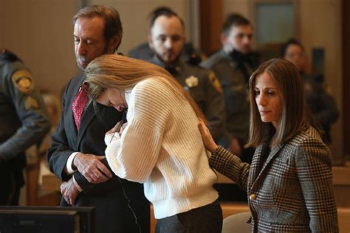 Where is Fotis Dulos’ Friend Anna Curry Now?