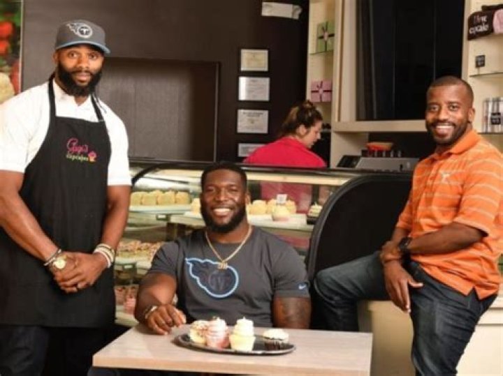 Who are the NFL cupcake guys?