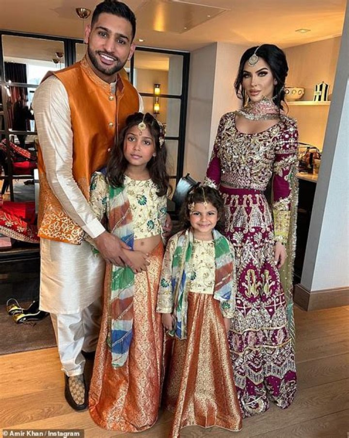 Who is Amir Khan's wife Faryal Makhdoom and when did they split?