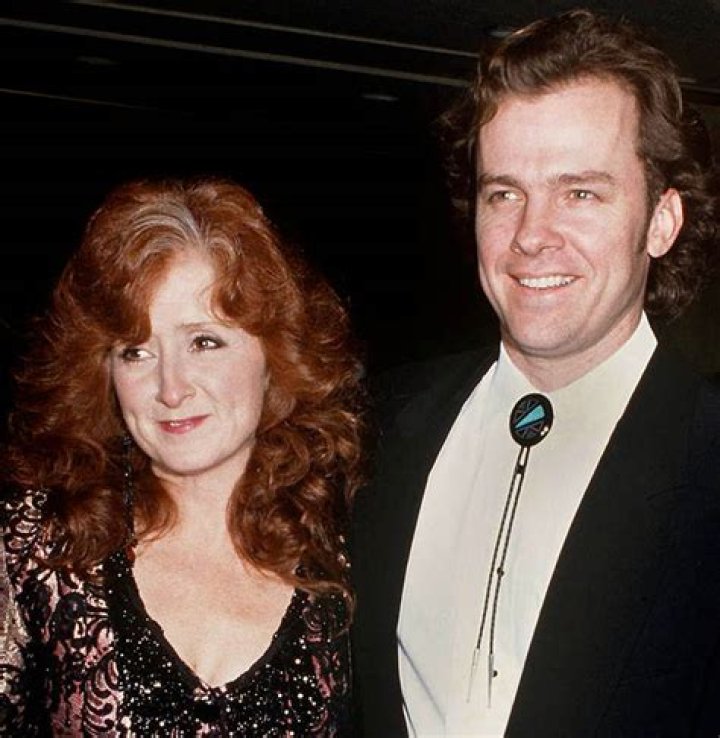 Who is Bonnie Raitt Dating? | Relationships Boyfriend Husband