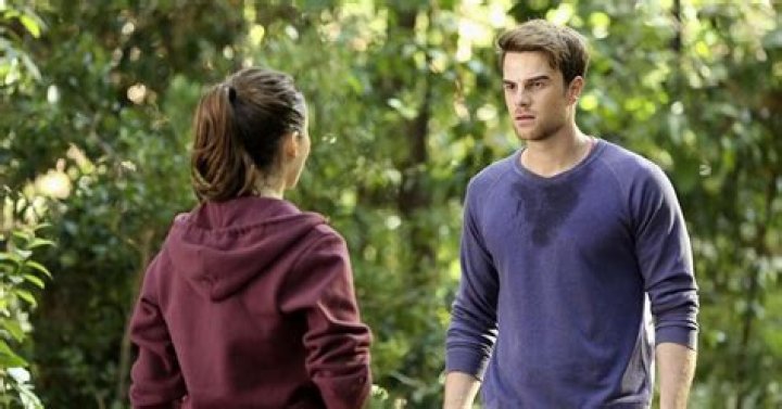 Who Is Dean On 'Pretty Little Liars'? Spencer's Sober Coach Returns After A Long Absence With Mysterious Motives