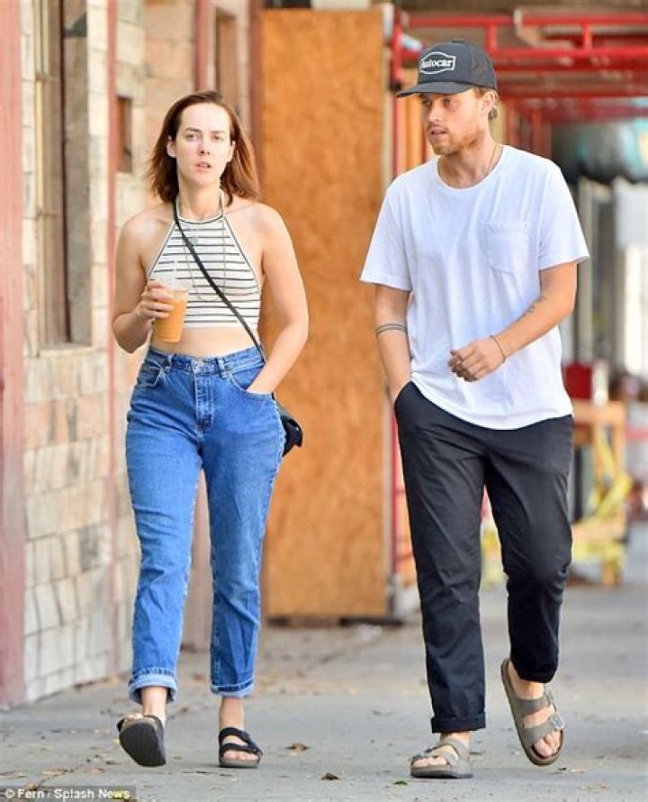 Who is Jena Malone Dating? | Relationships Boyfriend Husband
