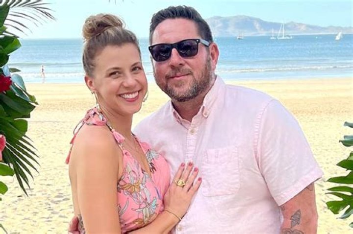 Who is Jodie Sweetin Dating? | Relationships Boyfriend Husband