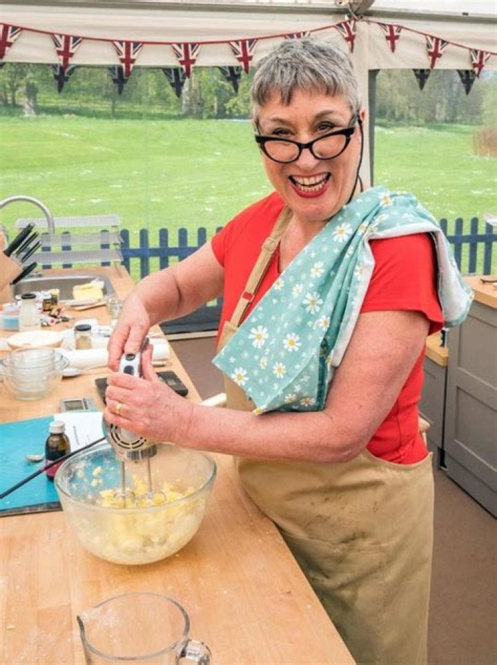 Who is Karen Wright on Bake Off 2018? In-store sampling assistant from West Yorkshire