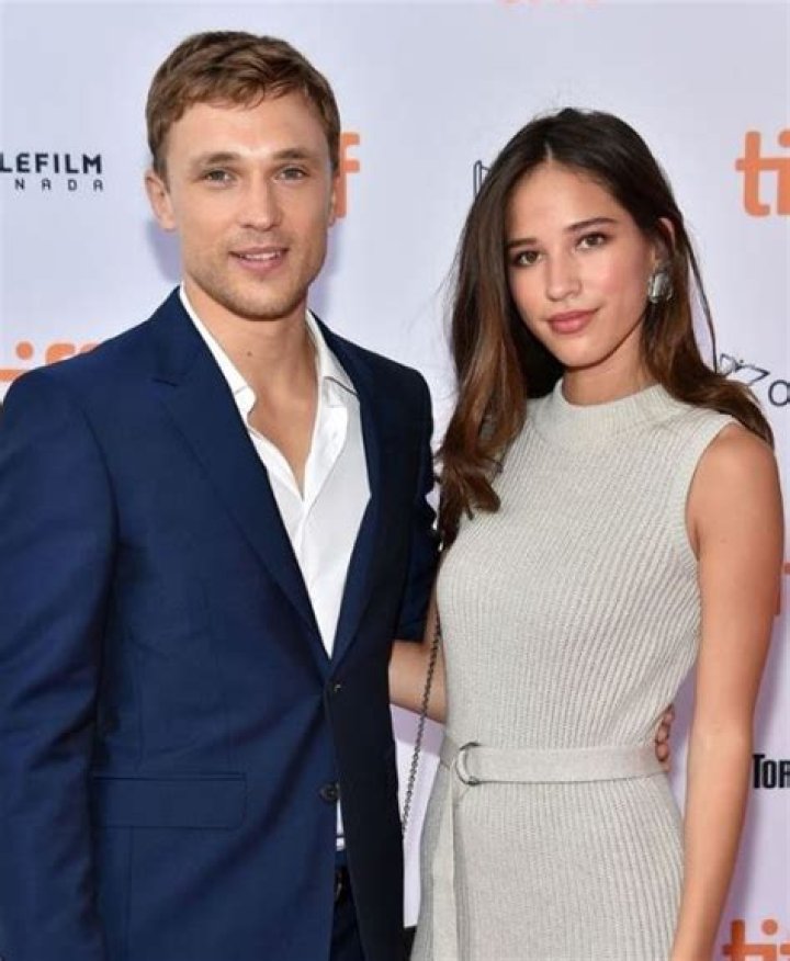 Who is Kelsey Asbille Dating? The Renowned British Actor