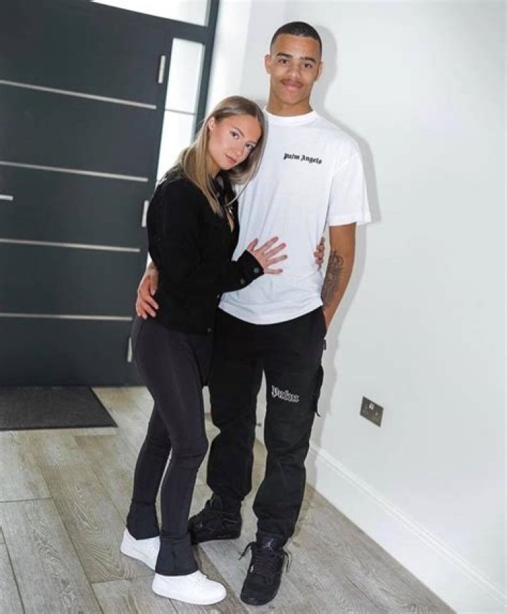 Who is Mason Greenwood's girlfriend Harriet Robson?