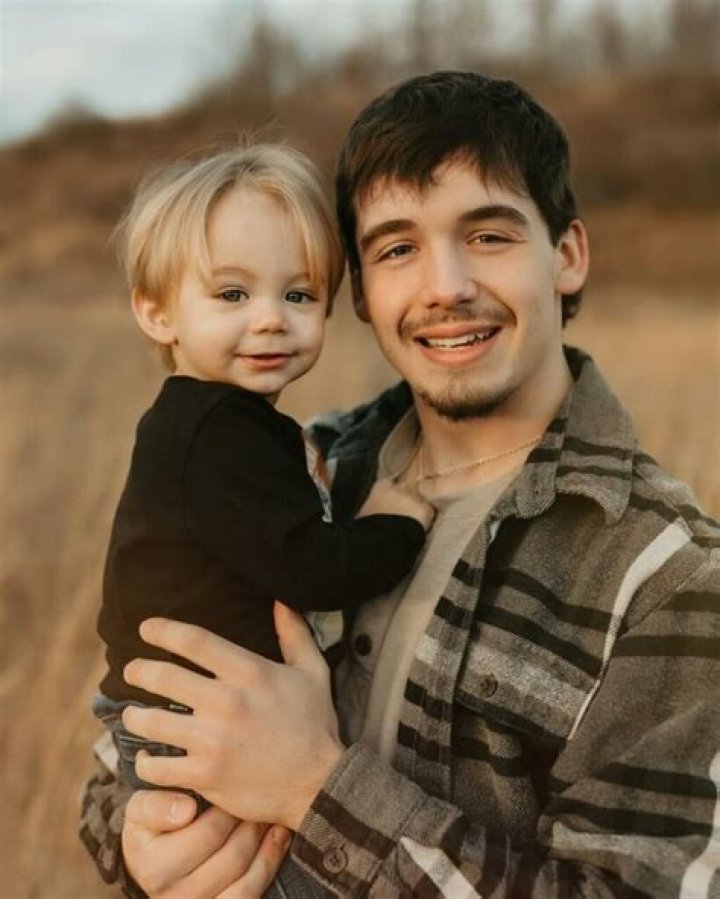 Who is Noah Thompson Wife? All About Her