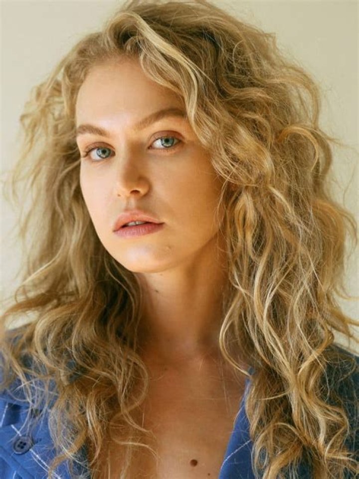 Who is Penelope Mitchell? Age, Height, Boyfriend, Net Worth, Wiki