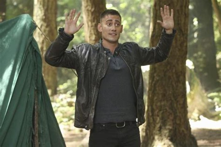 Who is Will Scarlet? 'OUAT in Wonderland's Knave of Hearts Has Been To Storybrooke Before