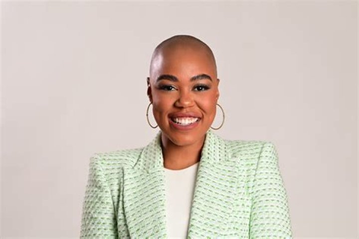 Why Is Christine Williamson Bald, Does She Have Cancer? Details To Know