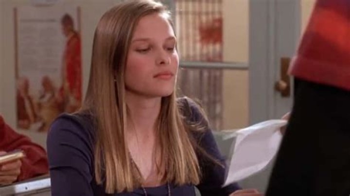 Why is that Hocus Pocus phone number censored? Movie details about Max’s note to Allison