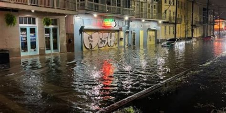 Widespread street flooding, S&WB turbine outage reported Saturday night in New Orleans