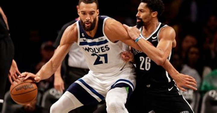 Wolves suspend Gobert post-punch for play-in game vs. Lakers