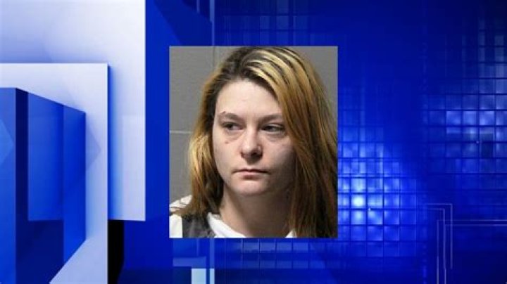 Woman arrested for assault in Clinton stabbing