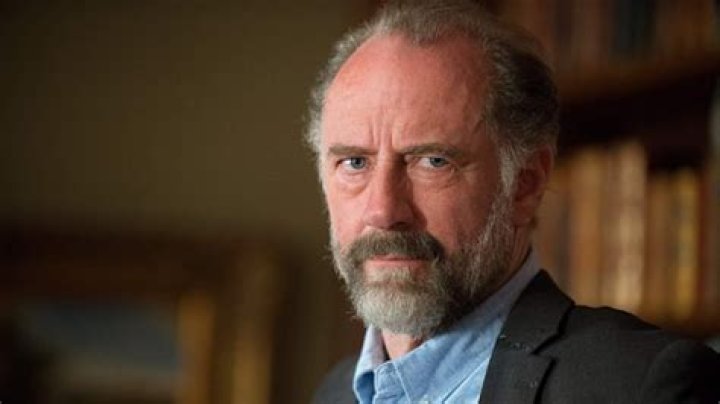 Xander Berkeley guest stars as Ben’s anti-alien father on Supergirl