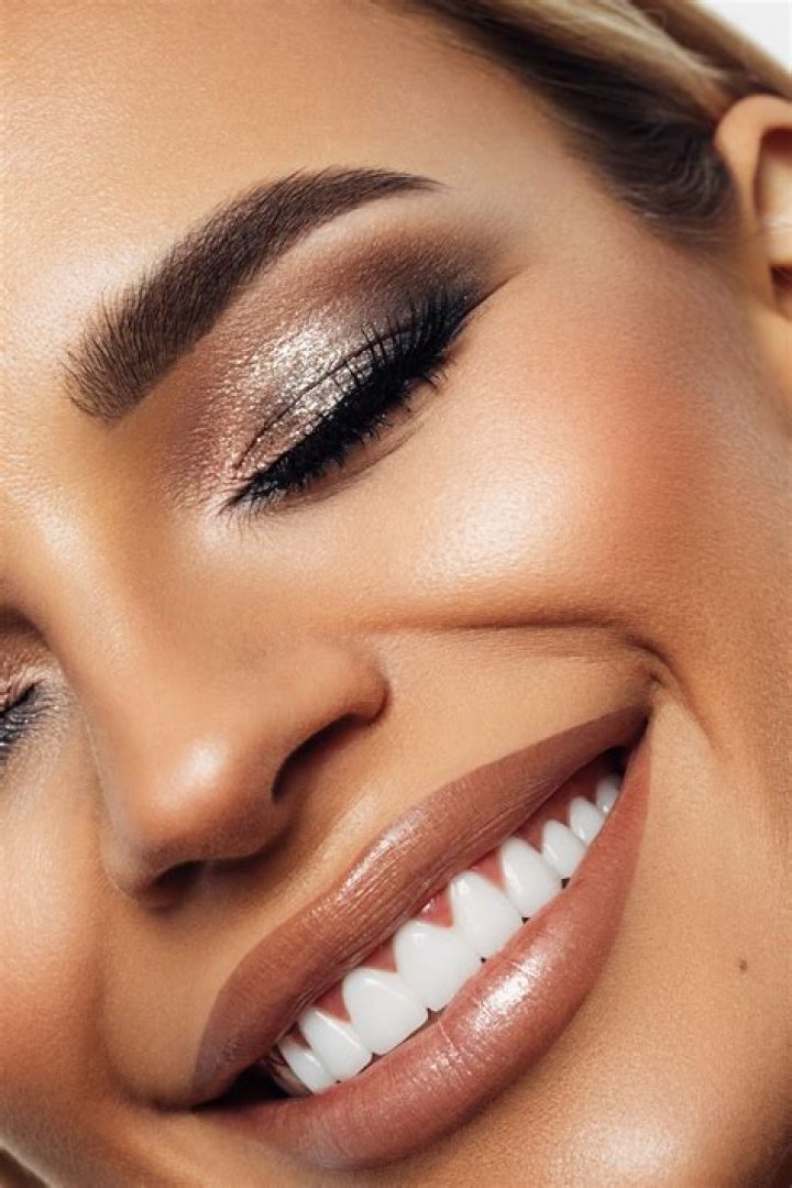 You’ve been wearing your foundation all wrong! This is why you should be mixing it with your primer, to stop your make-up looking caked on