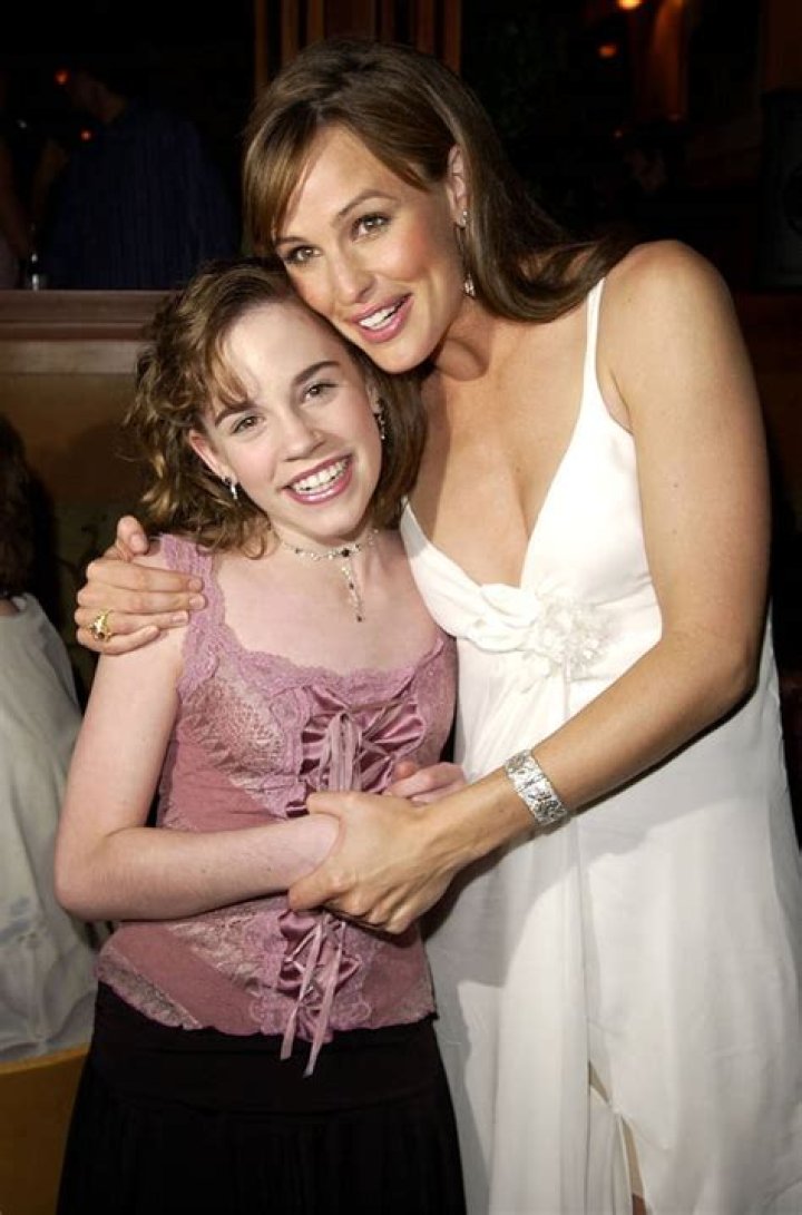 Young Jenna Rink Actor Christa Allen Recreated An Iconic '13 Going On 30' Scene